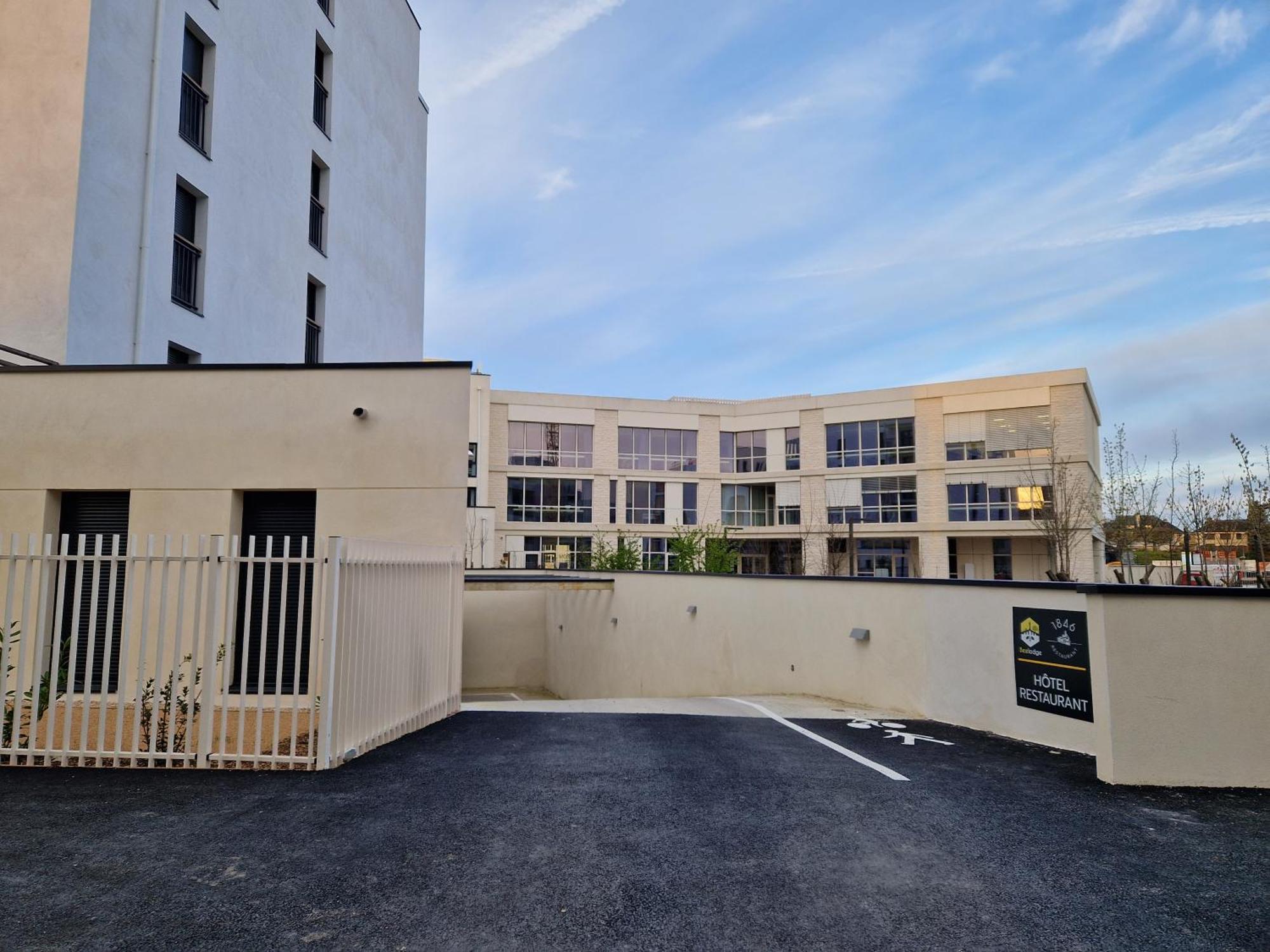 Beelodge Hotel Blois Centre Экстерьер фото